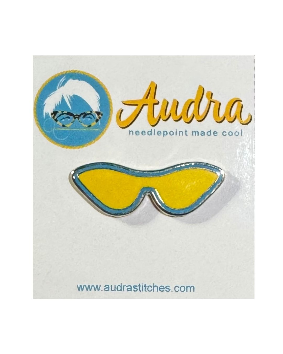 Glasses Logo Needle Minder